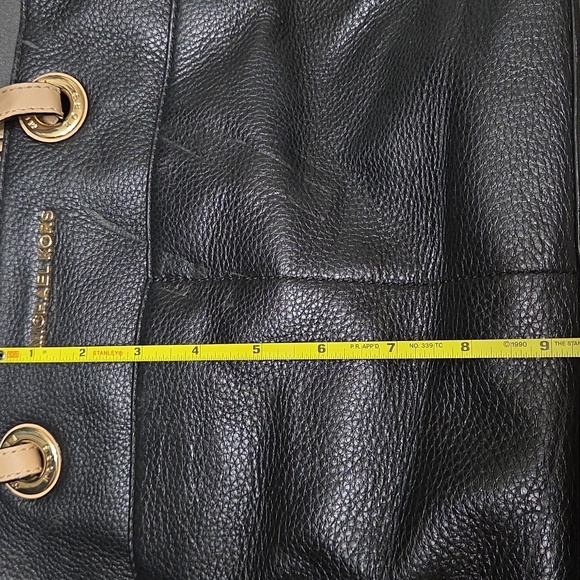 Michael Kors Black and Tan Tote Bag - Picture 16 of 17